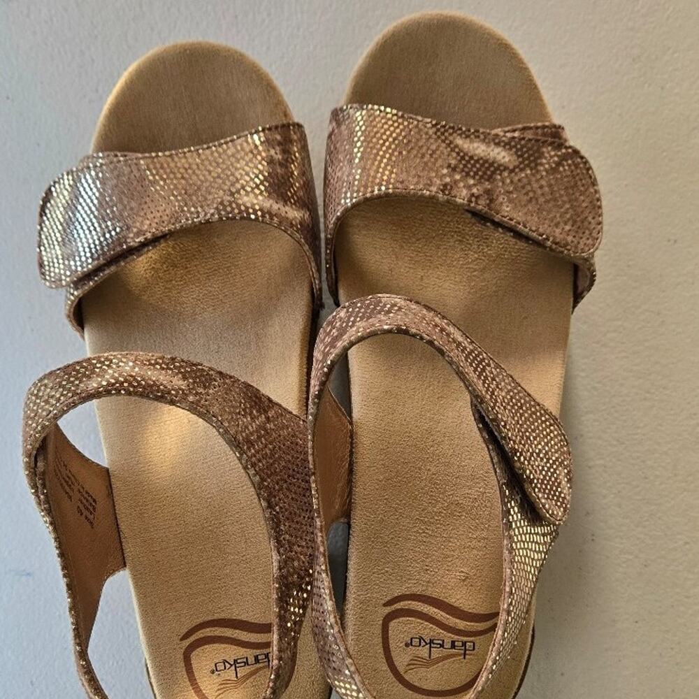 Dansko gold comfort Sandals sz 40 - Picture 2 of 7